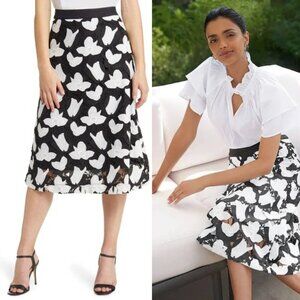 Ming Wang Openwork Floral Lace A-line Crochet Skirt In Black/ White Size Medium